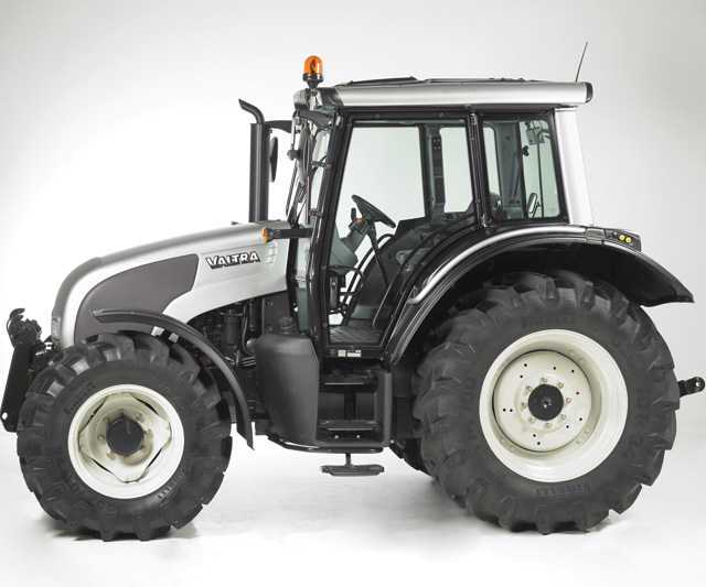 VALTRA N 82